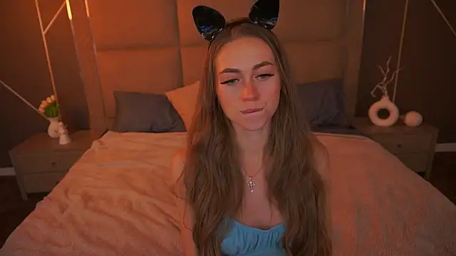 Snapshot of GoGoDream chatting on October 10, 6:03 am GoGoDream online show from October 10, 6:03 am