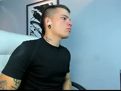 wildthor26 online show from September 30, 2:06 am