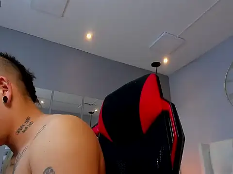 wildthor26 online show from October 8, 6:04 am