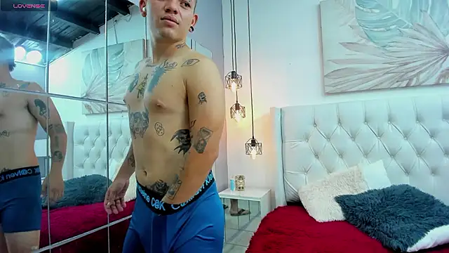 Snapshot of wildthor26 chatting on February 19, 4:20 am wildthor26 online show from February 19, 4:20 am