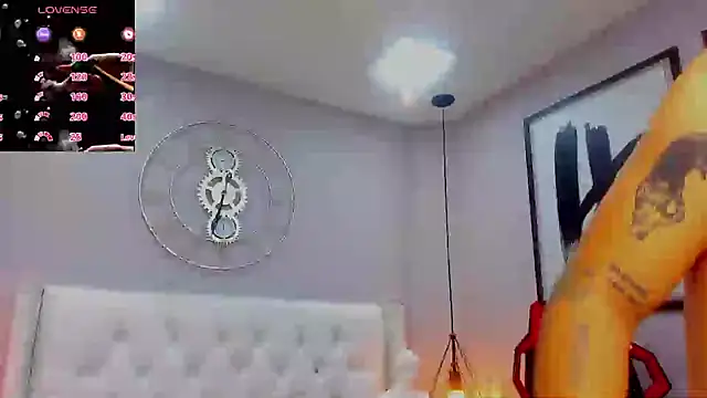 wildthor26 online show from October 9, 7:42 am