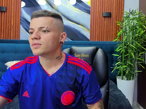 wildthor26 online show from January 17, 2:37 am