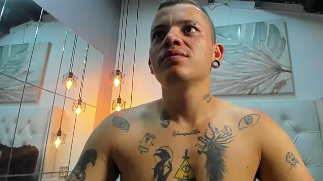 Snapshot of wildthor26 chatting on March 4, 4:09 am wildthor26 online show from March 4, 4:09 am