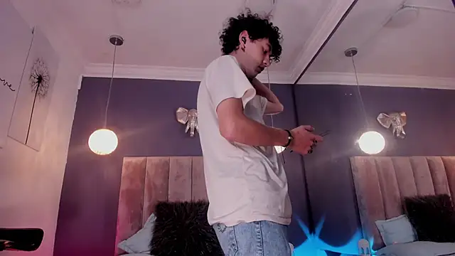 Snapshot of Helios_Obscuro chatting on November 14, 3:21 am Helios Obscuro online show from November 14, 3:21 am