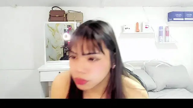 Snapshot of Lovely_naughtyLeii chatting on March 3, 5:20 pm Lovely naughtyLeii online show from March 3, 5:20 pm