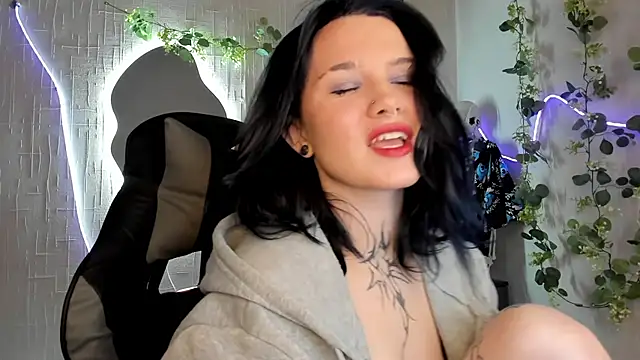 Elastikisss online show from May 18, 11:31 pm