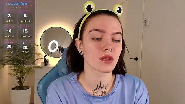 Snapshot of Elastikisss chatting on November 9, 2:15 am Elastikisss online show from November 9, 2:15 am