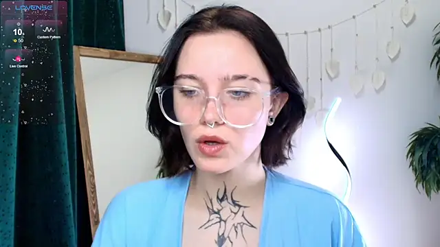 Snapshot of Elastikisss chatting on November 13, 2:37 am Elastikisss online show from November 13, 2:37 am