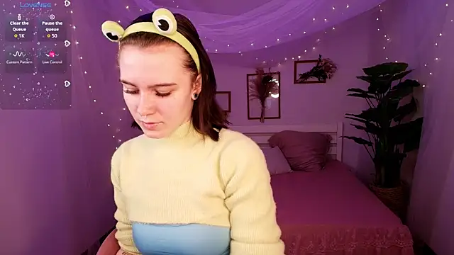 Snapshot of Elastikisss chatting on February 5, 8:32 am Elastikisss online show from February 5, 8:32 am