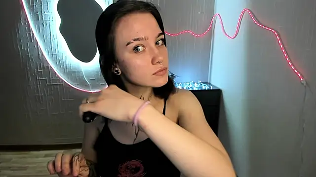 Snapshot of Elastikisss chatting on February 23, 4:14 am Elastikisss online show from February 23, 4:14 am