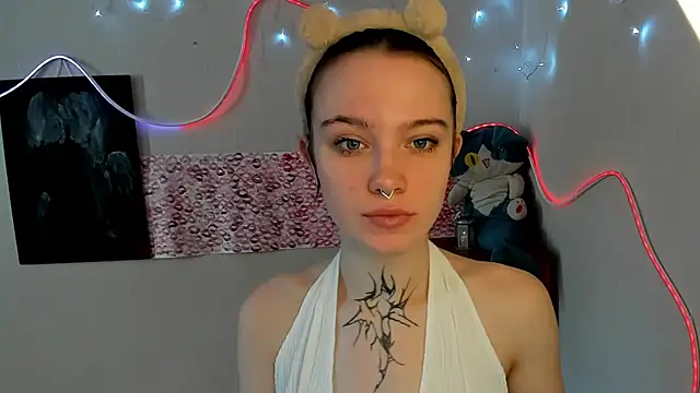 Snapshot of Elastikisss chatting on February 20, 5:15 am Elastikisss online show from February 20, 5:15 am