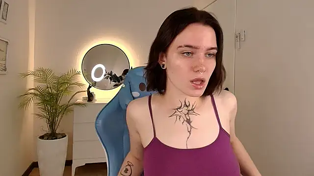 Snapshot of Elastikisss chatting on November 8, 2:15 am Elastikisss online show from November 8, 2:15 am