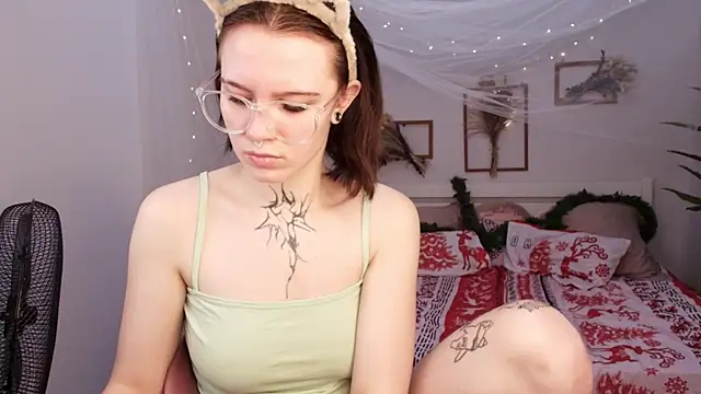 Snapshot of Elastikisss chatting on December 19, 2:26 am Elastikisss online show from December 19, 2:26 am