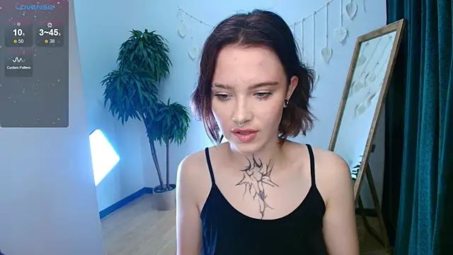 Snapshot of Elastikisss chatting on October 23, 2:21 am Elastikisss online show from October 23, 2:21 am