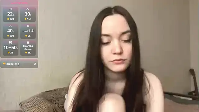 VividSienna online show from February 14, 5:51 am