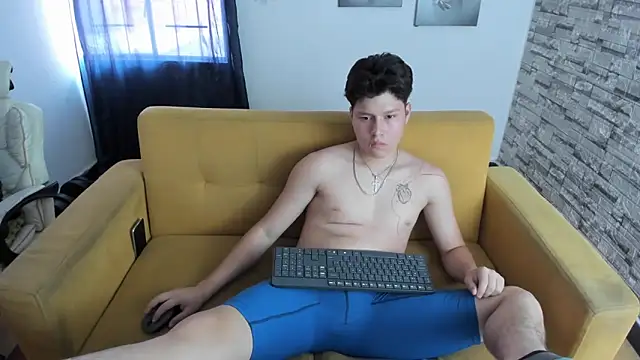 daniel leon online show from April 1, 7:00 pm