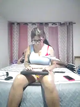 Carlandelli1 online show from April 14, 1:43 am