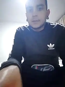 Snapshot of Carlandelli1 chatting on November 12, 3:43 am Carlandelli1 online show from November 12, 3:43 am