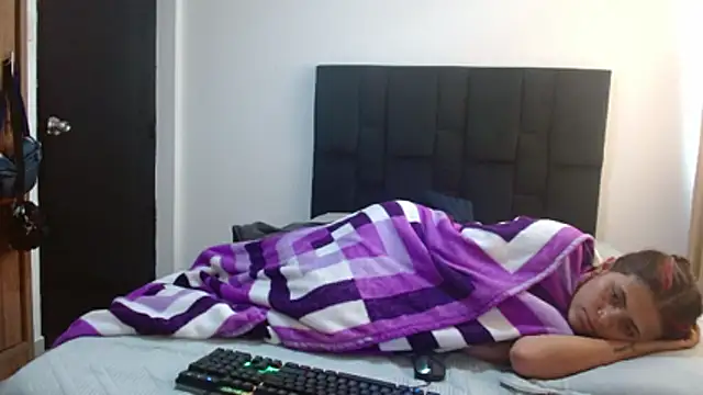 Snapshot of Carlandelli1 chatting on November 12, 4:22 pm Carlandelli1 online show from November 12, 4:22 pm