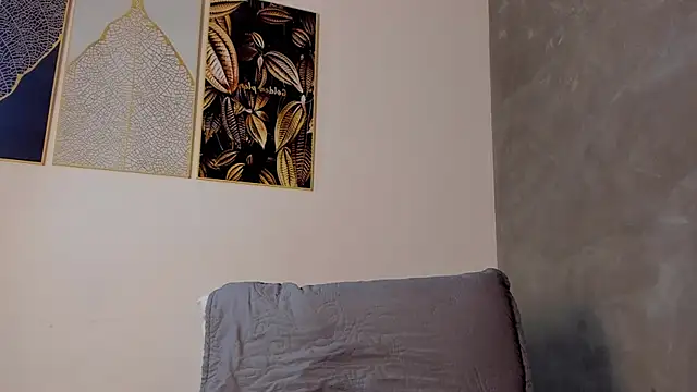 dylan cross  online show from December 4, 11:20 am