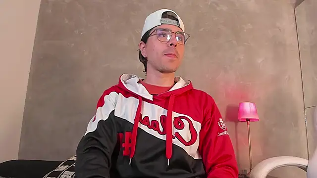 dylan cross  online show from December 1, 11:33 am