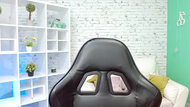 Snapshot of loaizalust chatting on December 2, 5:25 pm loaizalust online show from December 2, 5:25 pm