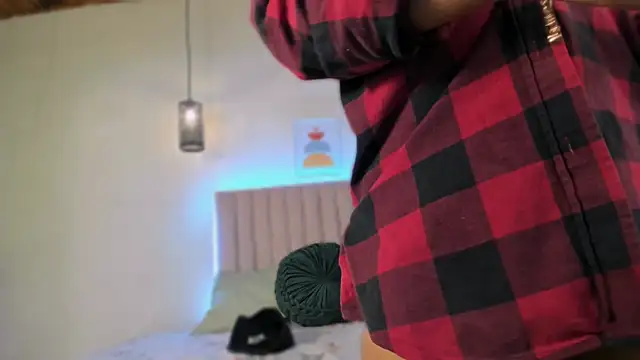 Snapshot of danika_moriii chatting on October 23, 11:25 pm danika moriii online show from October 23, 11:25 pm