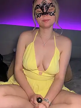 Snapshot of Cherrycolada chatting on February 1, 9:13 pm Cherrycolada online show from February 1, 9:13 pm