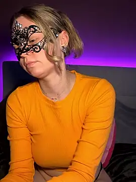 Snapshot of Cherrycolada chatting on January 14, 1:04 pm Cherrycolada online show from January 14, 1:04 pm