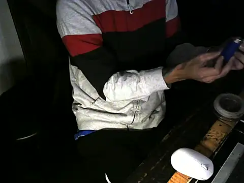 Snapshot of VikernesCam chatting on September 28, 2:18 am VikernesCam online show from September 28, 2:18 am