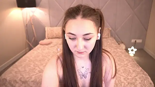 SashaDuvalle online show from April 11, 6:33 pm