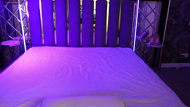 Snapshot of SashaDuvalle chatting on November 30, 6:41 pm SashaDuvalle online show from November 30, 6:41 pm