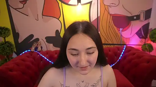 Snapshot of SashaDuvalle chatting on October 3, 6:48 am SashaDuvalle online show from October 3, 6:48 am