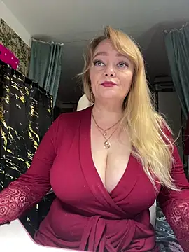 Snapshot of Sweet-blonde chatting on June 10, 9:38 pm Sweet-blonde online show from June 10, 9:38 pm
