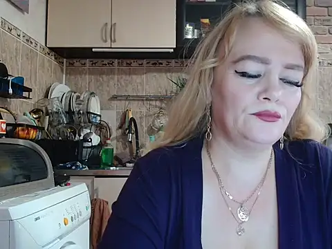 Snapshot of Sweet-blonde chatting on October 17, 11:34 am Sweet-blonde online show from October 17, 11:34 am
