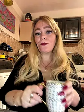 Snapshot of Sweet-blonde chatting on October 16, 9:50 am Sweet-blonde online show from October 16, 9:50 am