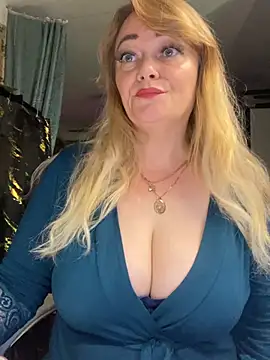 Snapshot of Sweet-blonde chatting on July 11, 9:15 pm Sweet-blonde online show from July 11, 9:15 pm