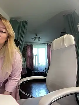 Sweet-blonde online show from May 20, 12:35 pm