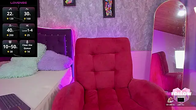 Lauren smiles online show from February 12, 7:35 pm