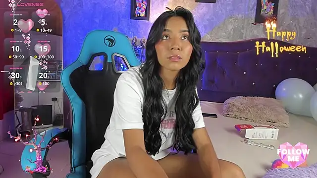 Lauren smiles online show from November 4, 4:05 am