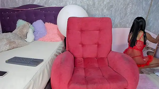 Lauren smiles online show from March 20, 7:59 pm