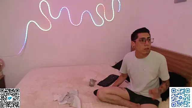 zoe-mate14 online show from April 10, 4:52 am