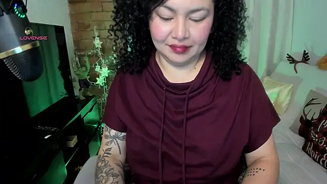 Chubby Licius online show from December 17, 12:37 am