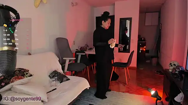 Snapshot of Chubby_Licius chatting on October 9, 11:05 pm Chubby Licius online show from October 9, 11:05 pm