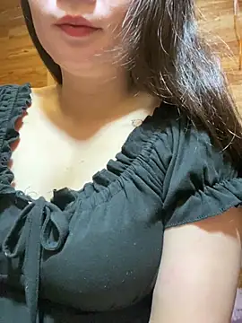 Snapshot of violet-00 chatting on May 18, 12:22 am violet-00 online show from May 18, 12:22 am