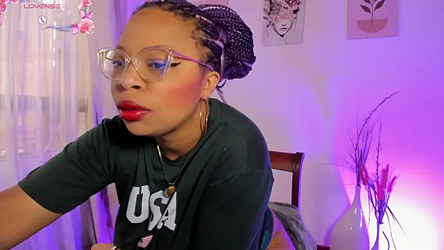 Lauraricci   online show from November 6, 2:21 pm