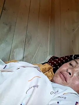 xuxulovezz online show from April 14, 5:12 am