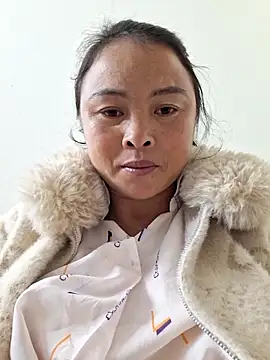 xuxulovezz online show from December 15, 12:33 pm