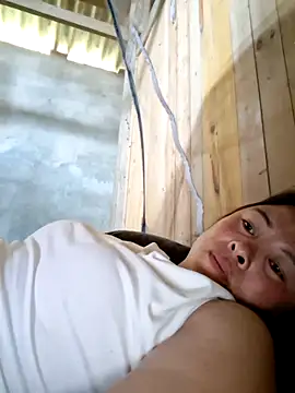 xuxulovezz online show from April 5, 6:20 am