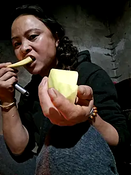 xuxulovezz online show from March 7, 12:28 am